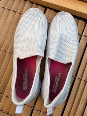 Skechers White Slip-On Casual Sneakers with Pink Insole